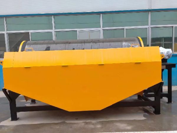 永磁筒式磁選機(jī) 永磁筒式磁選機(jī)